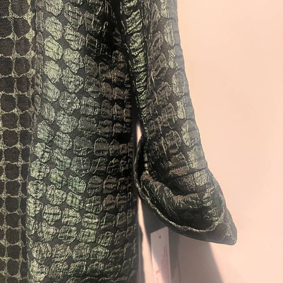 Elegant Green and Black Patterned Blazer - Picture 6 of 6